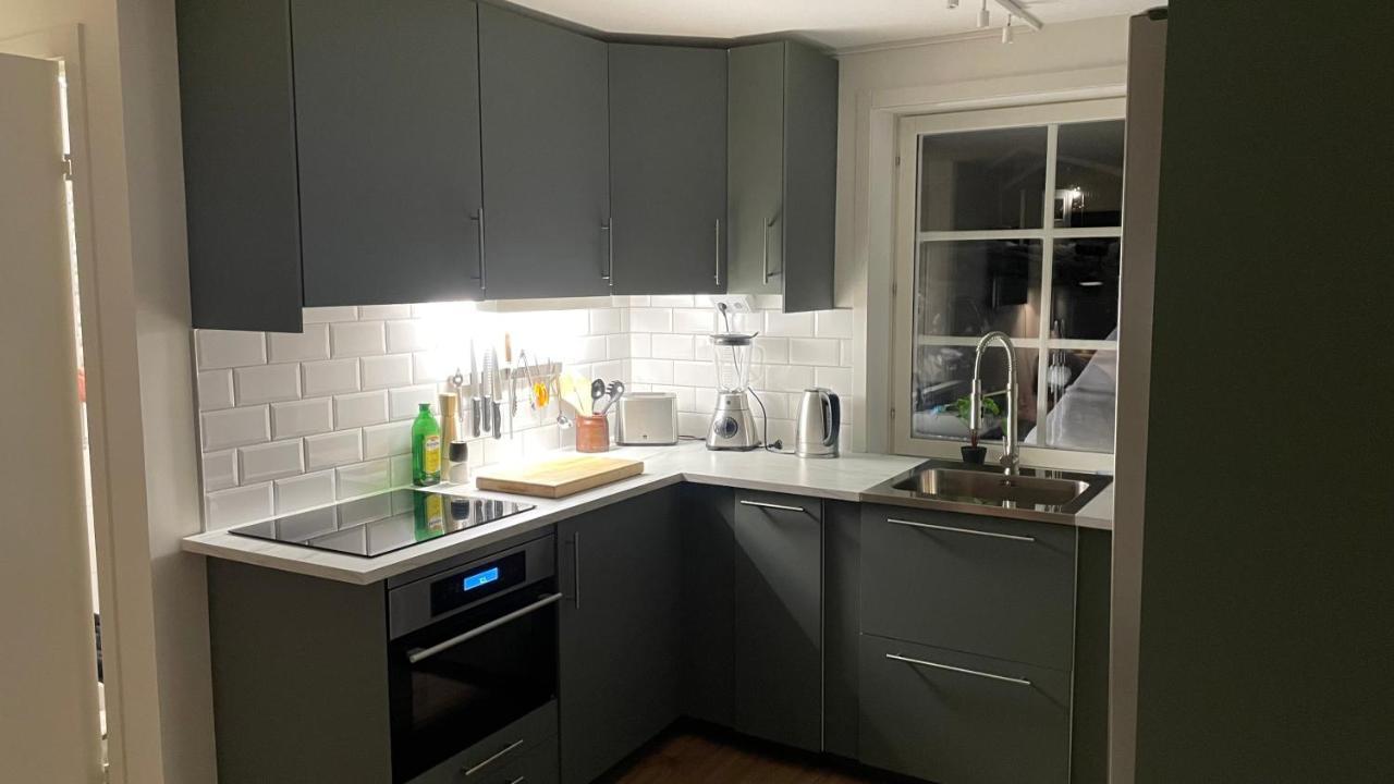 Ferienwohnung Areskutans Laegenhet Med Laddning Foer Bil 22Kw Husa Exterior foto