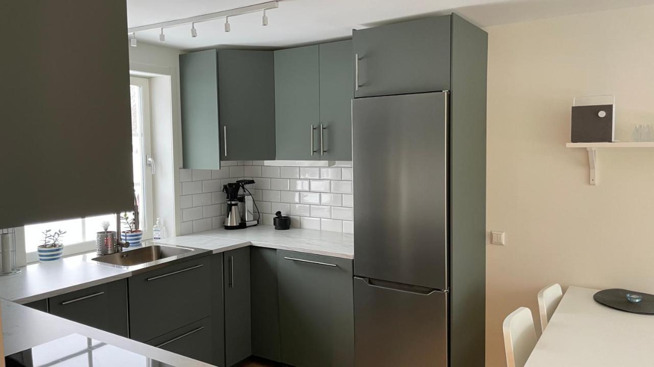 Ferienwohnung Areskutans Laegenhet Med Laddning Foer Bil 22Kw Husa Exterior foto
