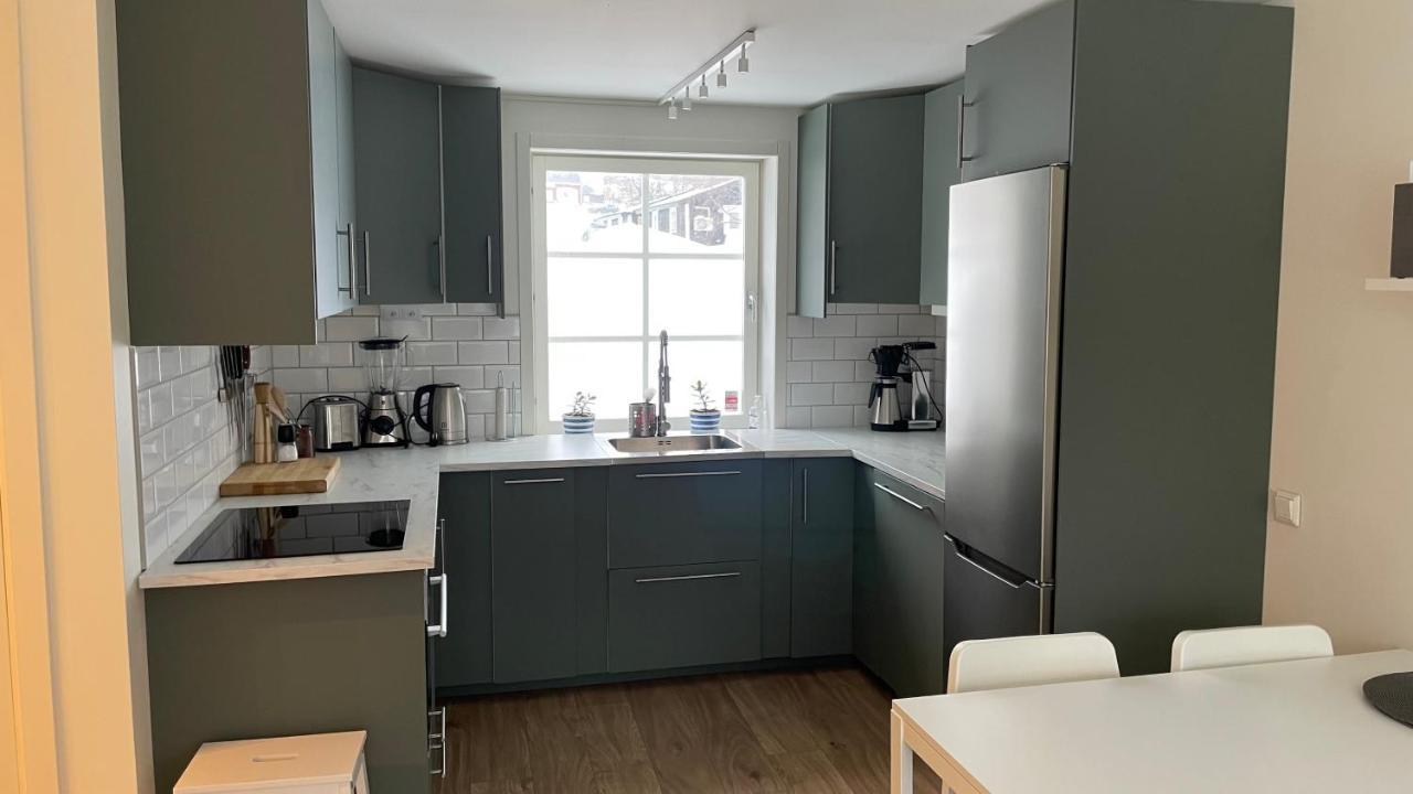 Ferienwohnung Areskutans Laegenhet Med Laddning Foer Bil 22Kw Husa Exterior foto