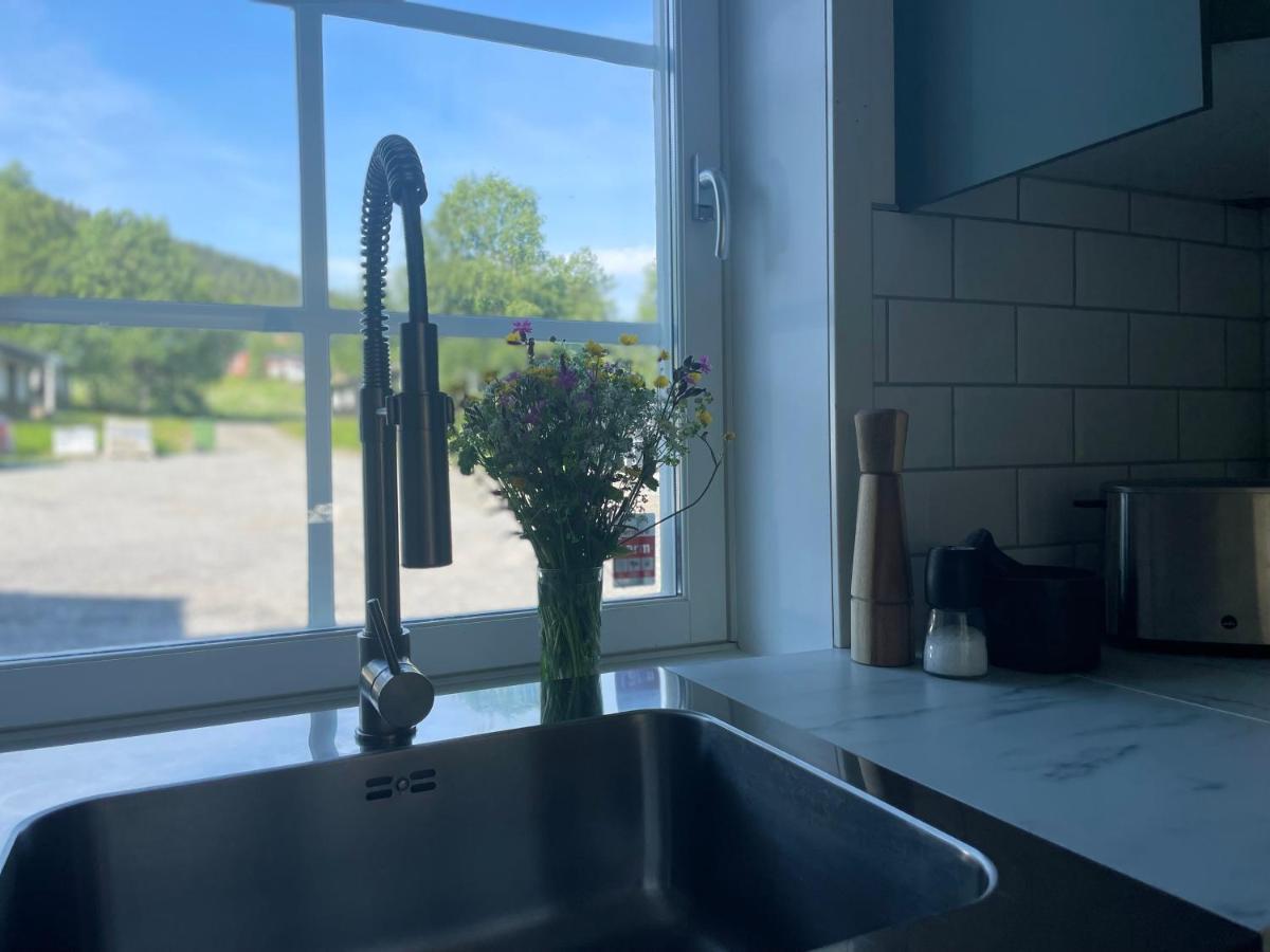 Ferienwohnung Areskutans Laegenhet Med Laddning Foer Bil 22Kw Husa Exterior foto