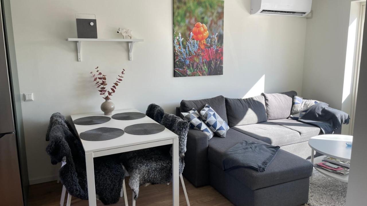 Ferienwohnung Areskutans Laegenhet Med Laddning Foer Bil 22Kw Husa Exterior foto